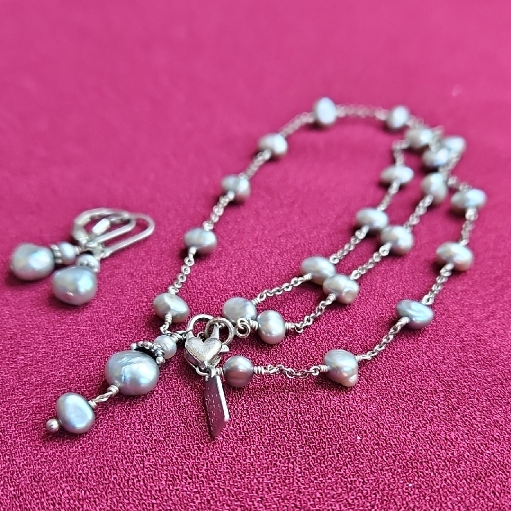 LILY RACHEL Grey Pearls Neckace With Earrings